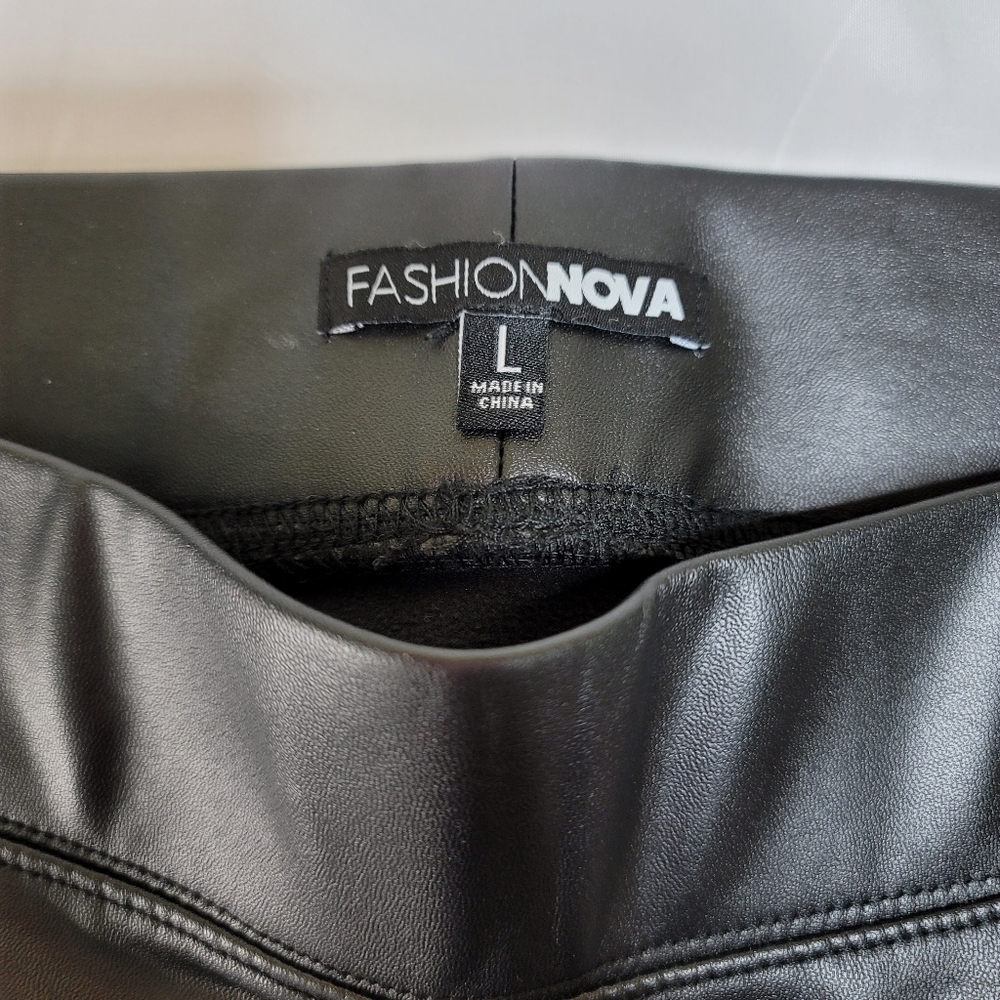 Fashion Nova Black Pleather Skinny Pants Women's Size Large - Picture 6 of 12